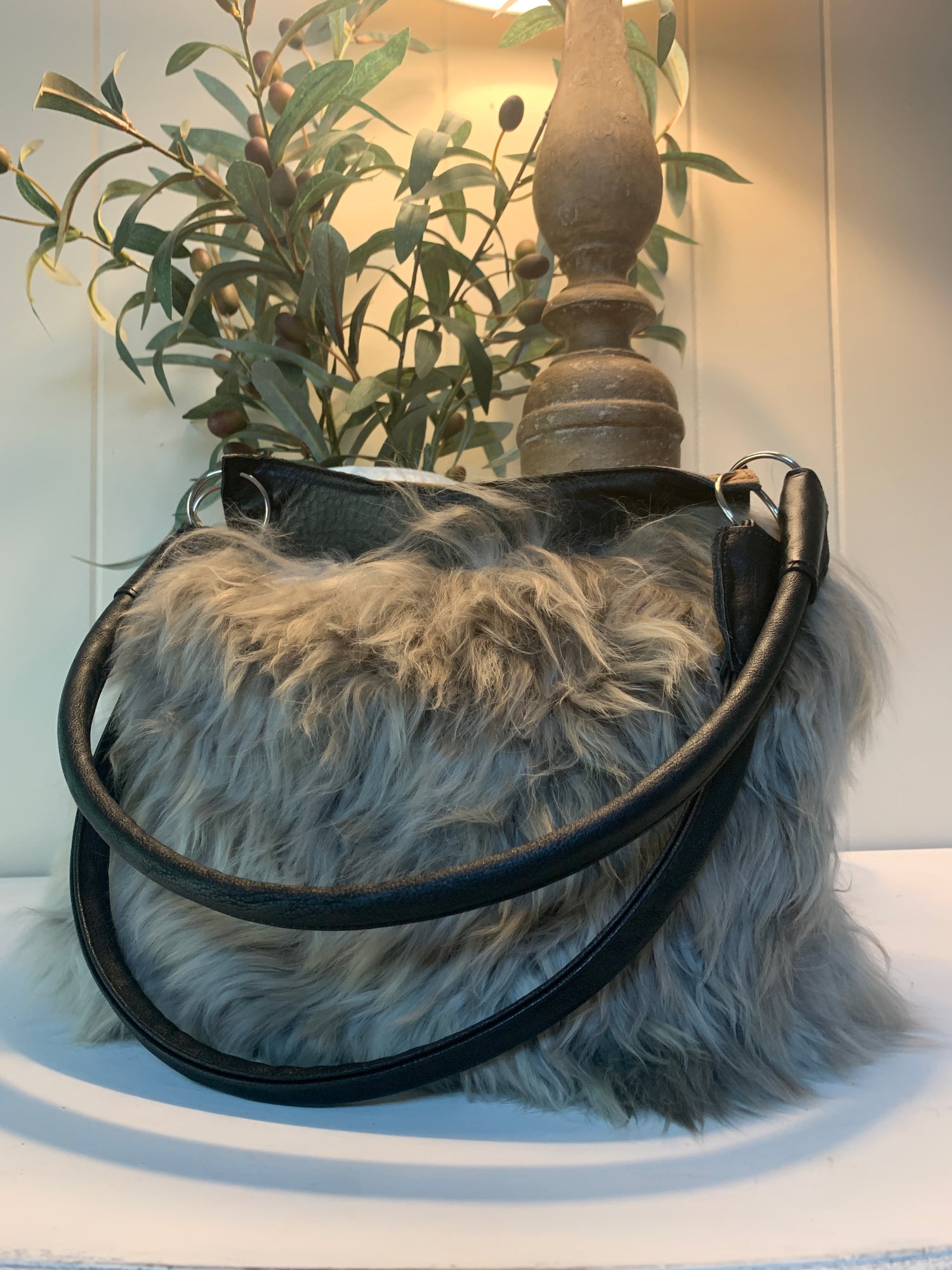 Handmade "Sumaq" baby Alpaca fur ladies handbag. - Peruvian Accent